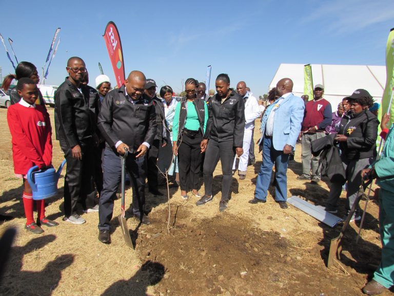 Fezile Dabi and Motheo Districts Commemorate International Nelson Mandela Day